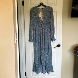 Blue floral dress NWT large